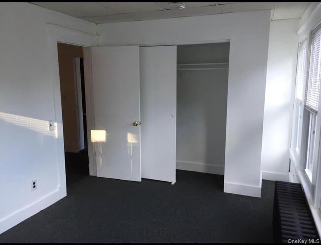 Building Photo - 206 W Broadway