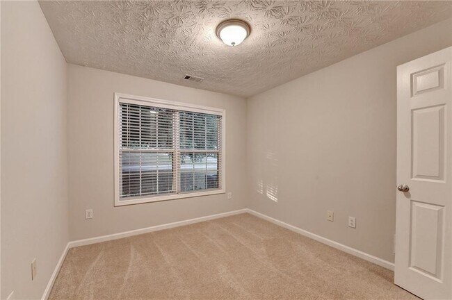 Building Photo - 310 Andrew Ridge Dr