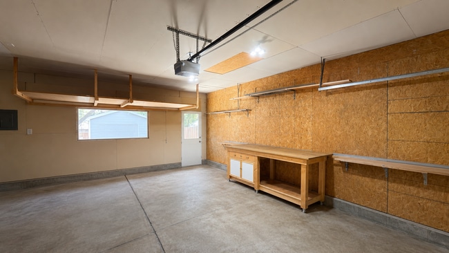 Building Photo - 1202 Paloverde Dr