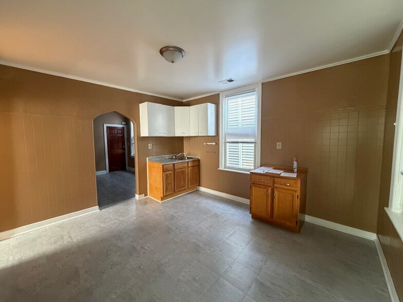 Kitchen - 1629 W 38th St