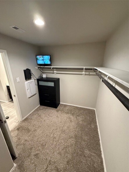 Building Photo - 6807 Green Embers Ln