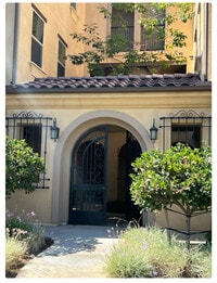 Building Photo - 404 Maravilla Ln