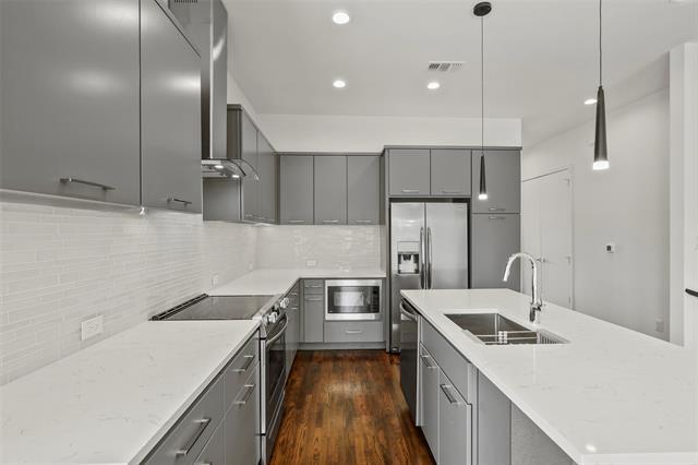 Building Photo - 6250 Oram St