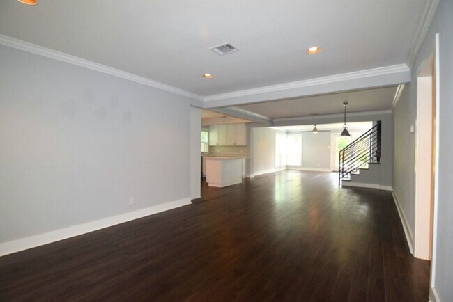 Building Photo - 7513 Carriage Dr