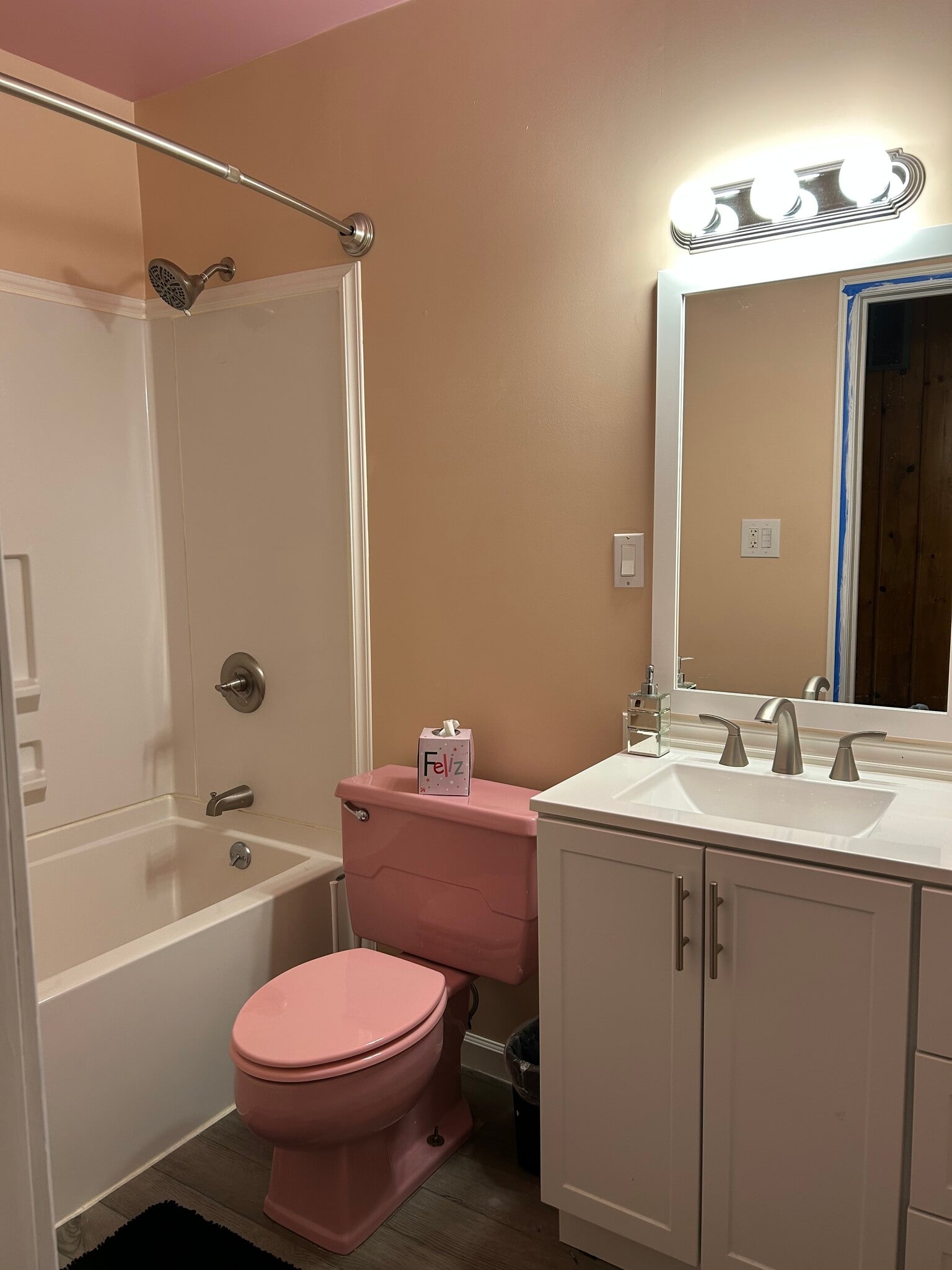 Bathroom - 60 Leonore St