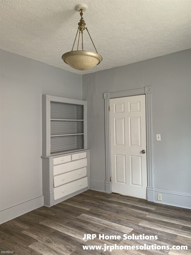Building Photo - 4 br, 1 bath House - 202 S West Ave
