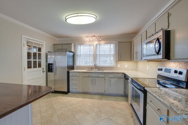 Building Photo - 6521 Chadwell Rd SW