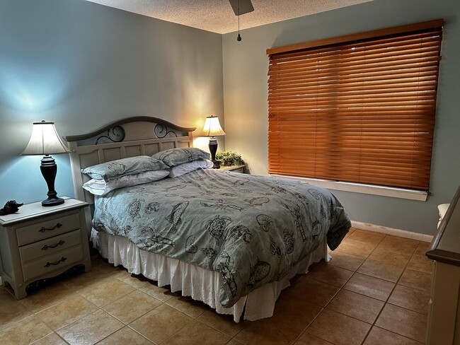 Building Photo - 2543 Bedford Mews Dr