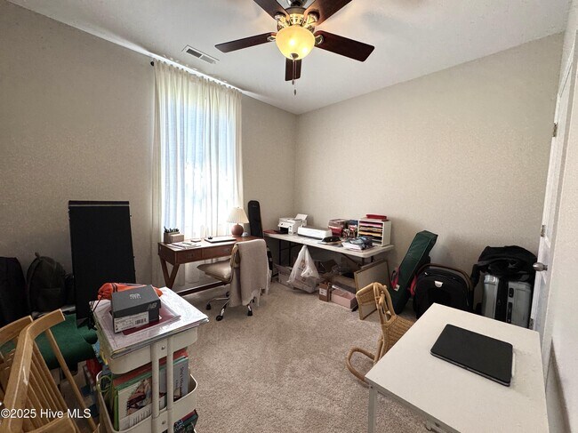 Building Photo - 301 Samuel Run Dr