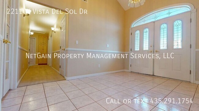 Building Photo - 2211 W Vista Del Sol Dr