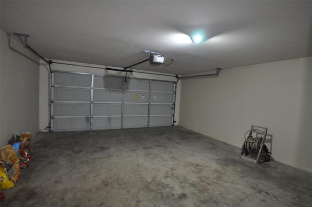 Building Photo - 1826 Rayna Dr