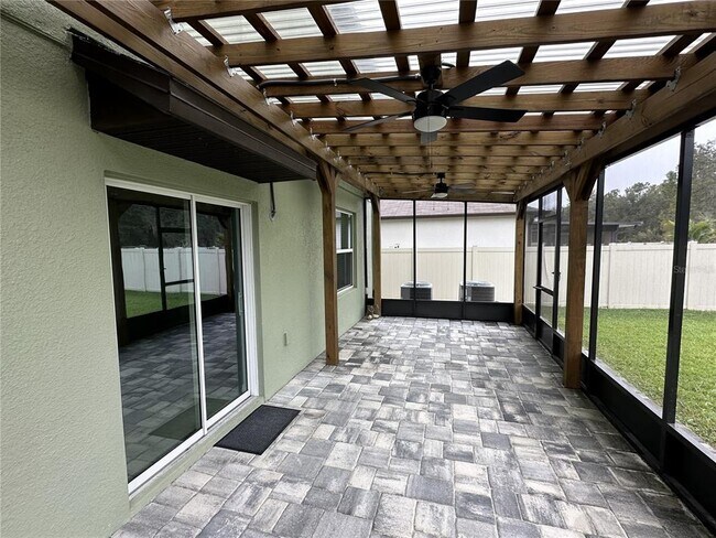 Building Photo - 1742 Red Loop