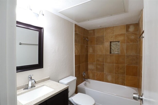 Building Photo - 6601 Sands Point Dr