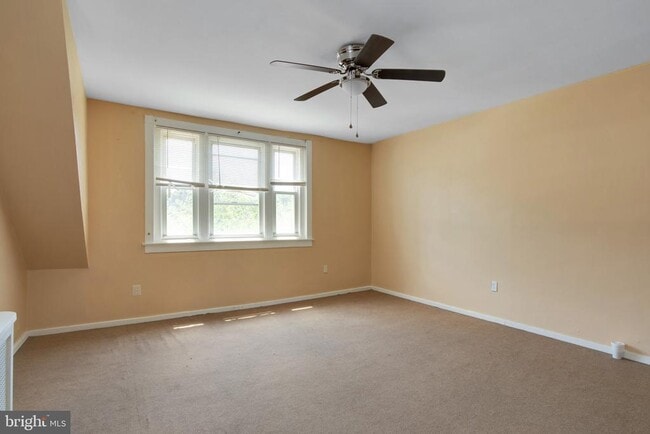 Building Photo - 4812 E Roosevelt Blvd