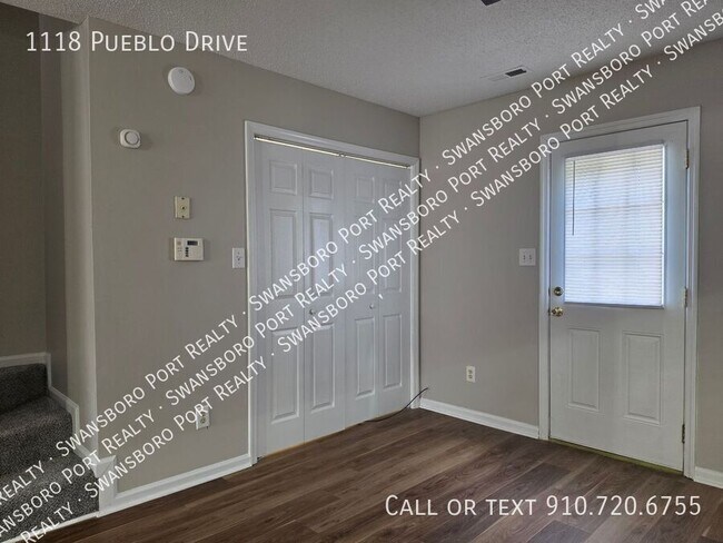 Building Photo - 1118 Pueblo Dr
