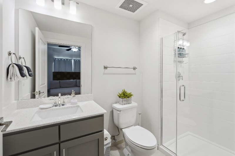 Building Photo - 15928 Front Beach Rd