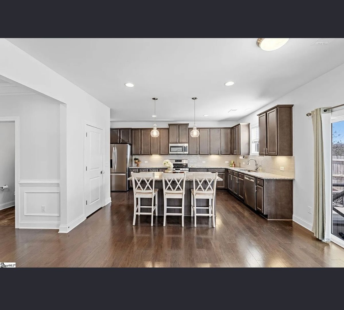 Building Photo - 286 Braselton St