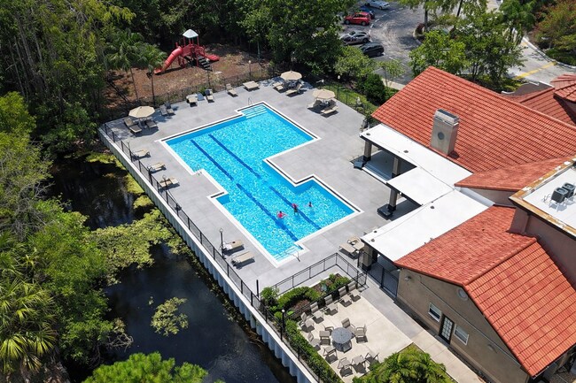 Building Photo - Beautiful Remodeled 2/1 Condo x Rent @ Villa Medici close to Theme Parks!