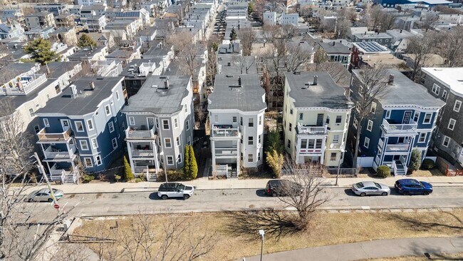 Building Photo - 60 Percival St
