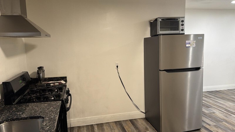 Building Photo - 819 W 400 N