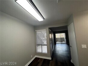 Building Photo - 3151 N Soaring Gulls Dr