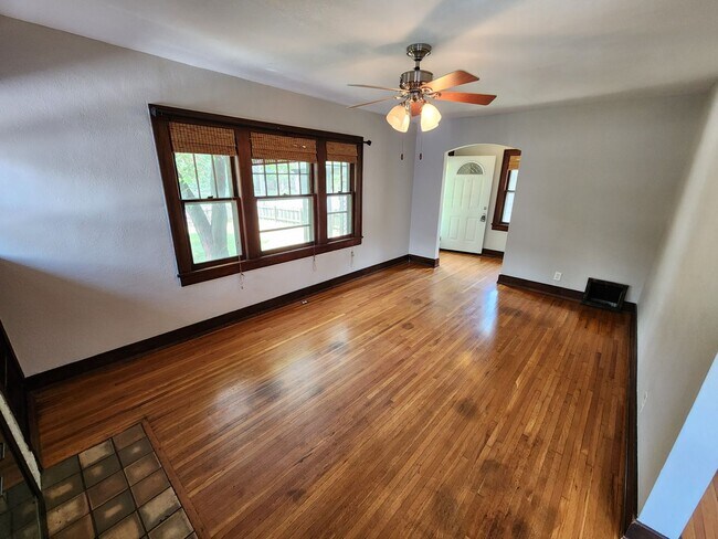 Building Photo - 1210 S Jefferson Ave