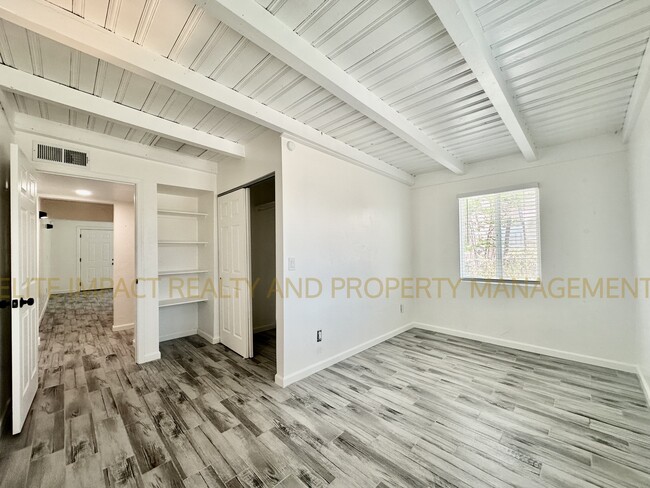 Building Photo - 1012 N Grande Ave