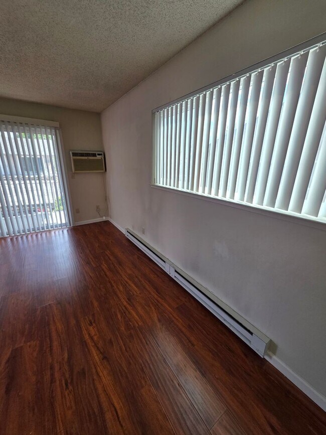 Building Photo - 4033 Hamilton Ave