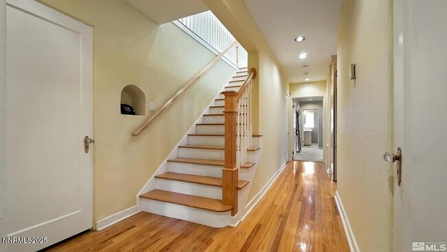 Building Photo - 628 Marsh Ave