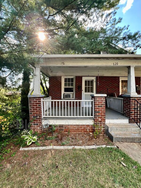 Building Photo - 120 S Poplar St