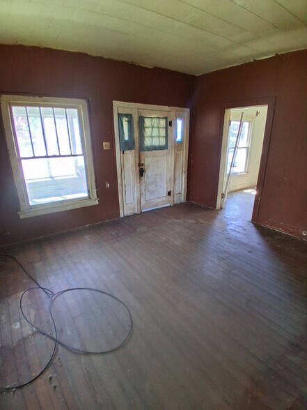 Building Photo - 205 E Saint Louis St
