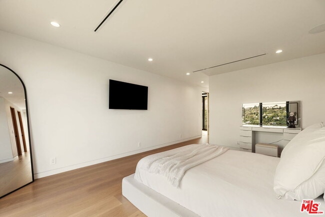 Building Photo - 2422 Apollo Dr