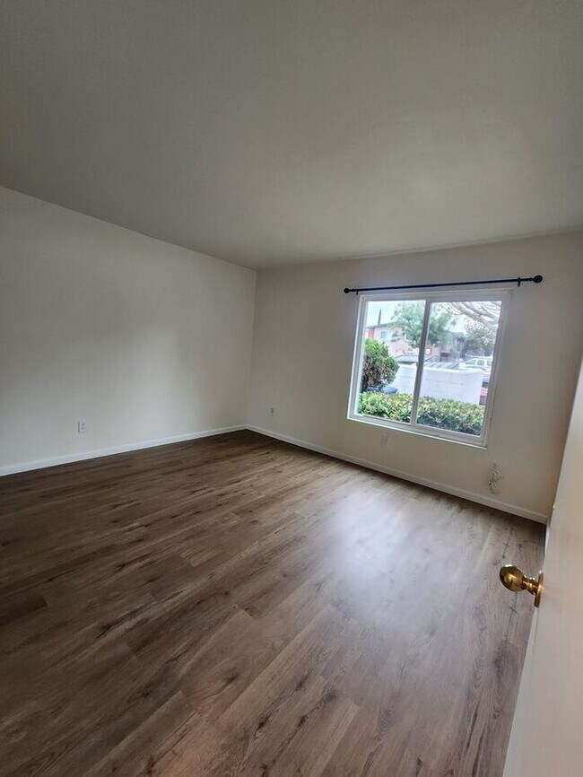 Building Photo - 4419 Rosebud Ln