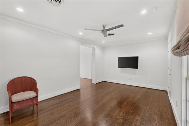Building Photo - 2323 Barberry Dr