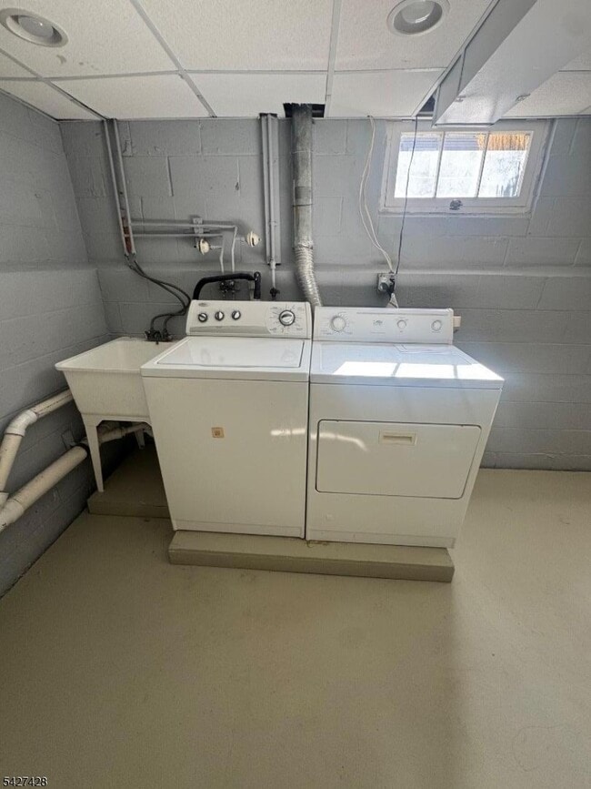 Building Photo - 29 Aubrey St