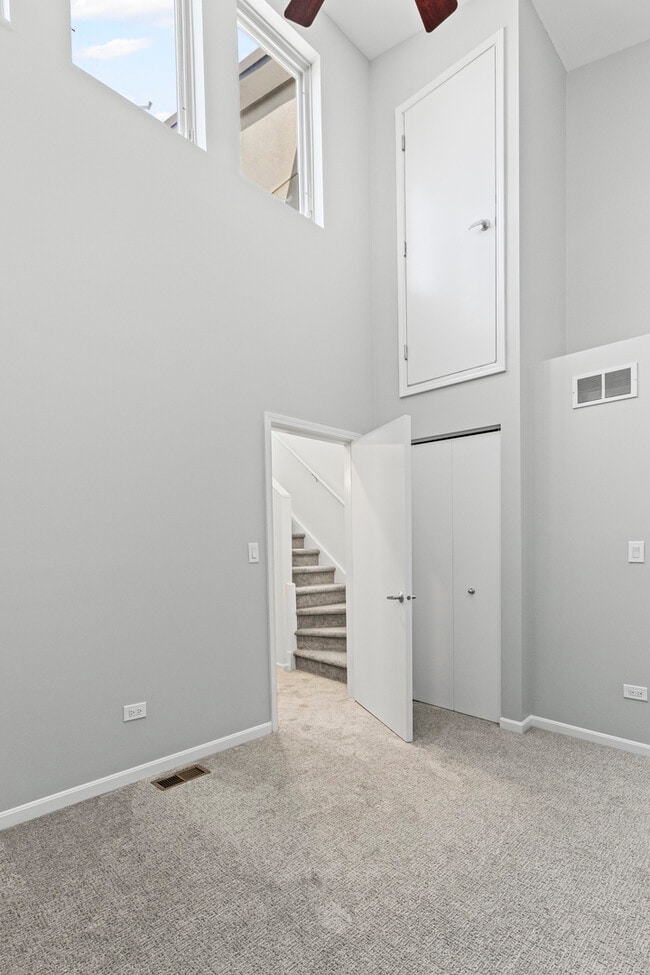 Building Photo - 954 N Crosby St