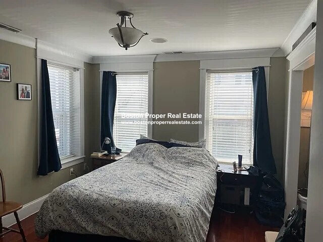 Building Photo - 632 E Broadway