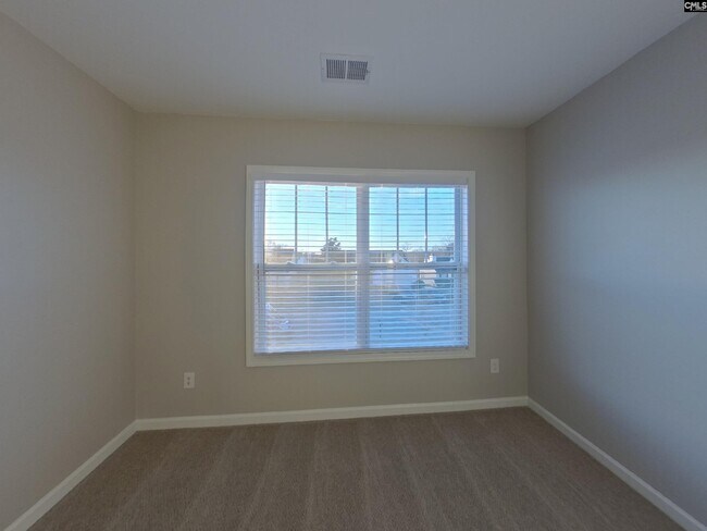 Building Photo - 422 Providence Plantation Cir