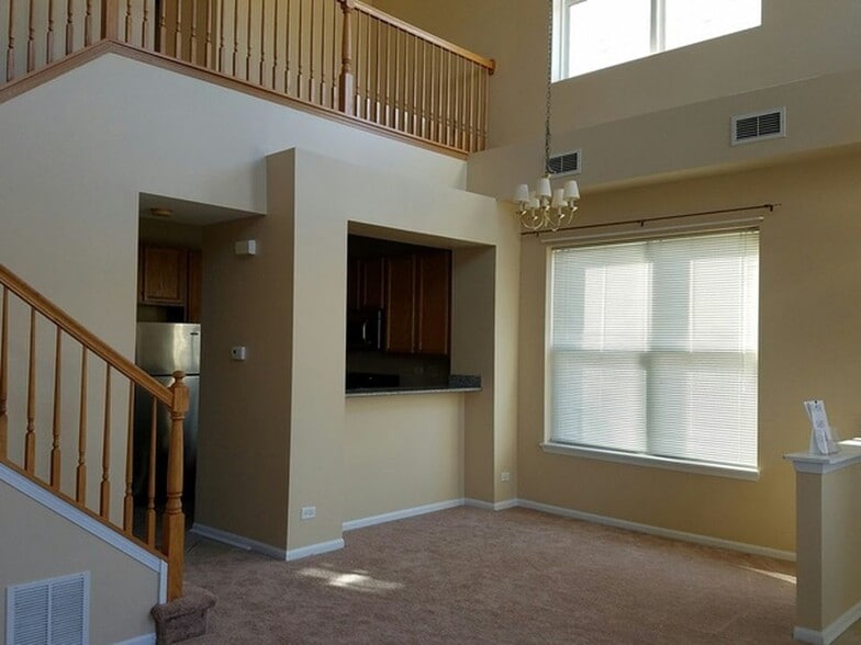 Building Photo - 2541 Hillsboro Blvd