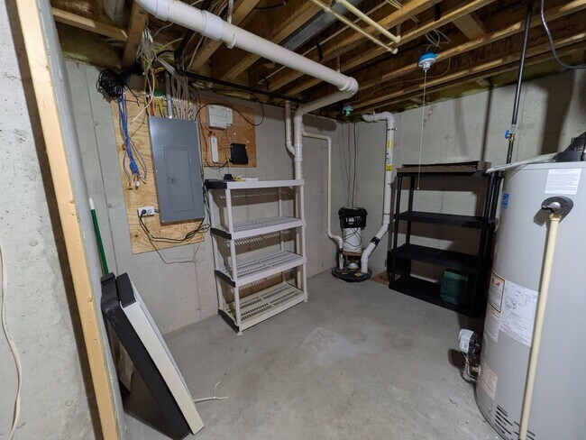 Building Photo - 3 bed / 3 bath House in Deforest!