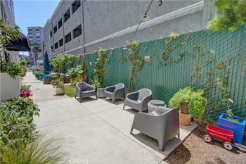 Building Photo - 140 Linden Ave