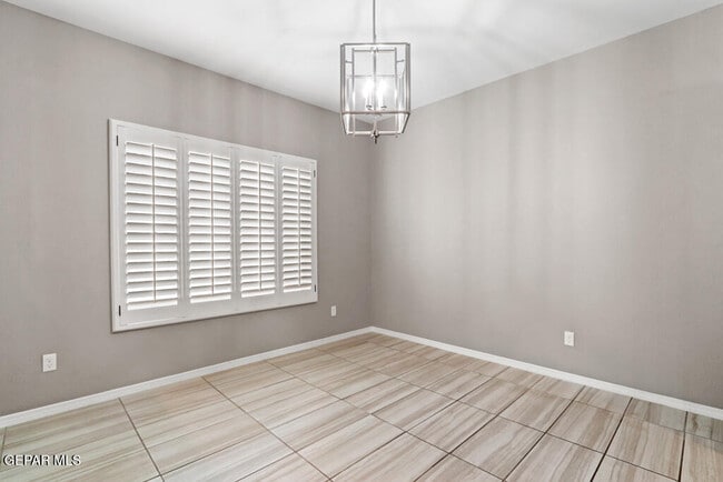 Building Photo - 497 Denim St