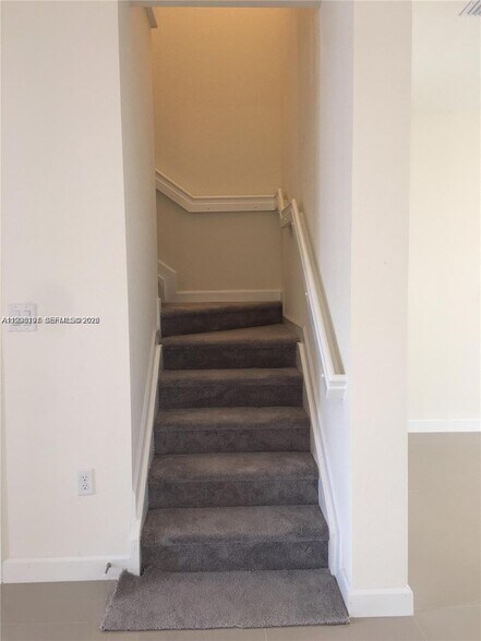 Building Photo - 10323 W 34th Ln