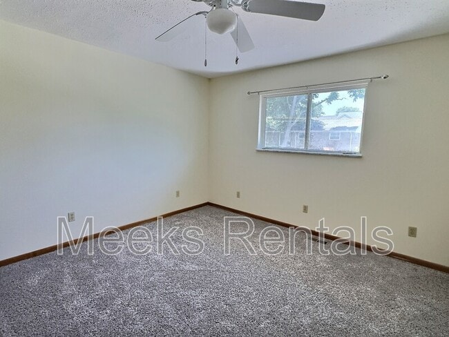 Building Photo - 40 Maple Ln