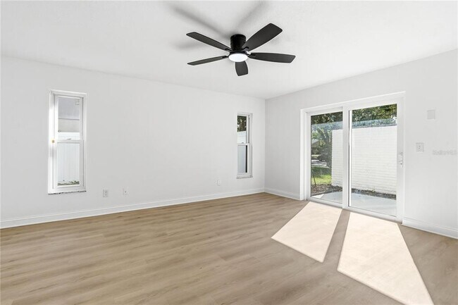 Building Photo - 1985 Japonica Rd