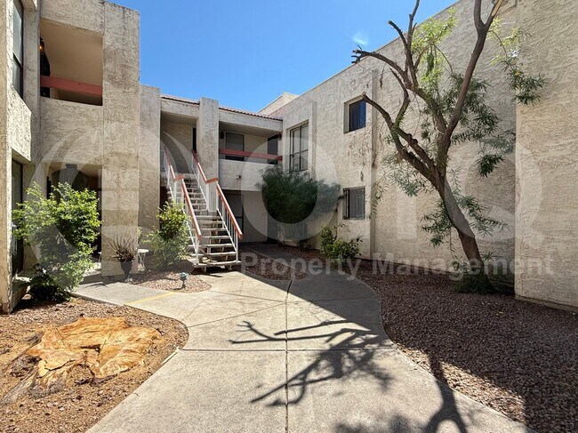 Building Photo - 3119 W Cochise Dr