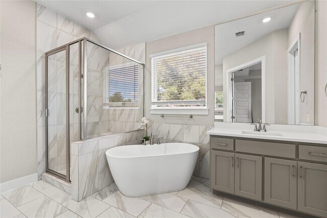 Building Photo - 533 Mallow Rd