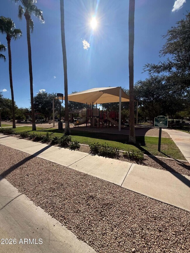 Building Photo - 1318 S Sabino Dr