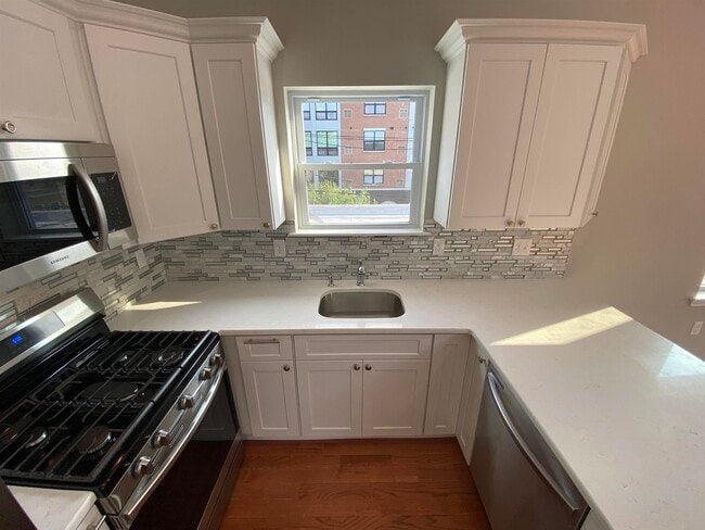 Building Photo - 176 Avenue F