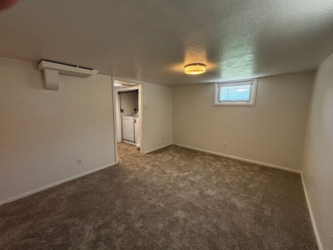 Building Photo - 1117 W 31st St